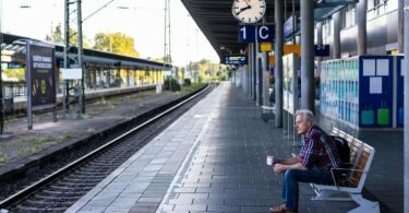 Die GDL und die Bahn konnten sich trotz monatelanger Tarifauseinandersetzung bislang nicht auf einen Abschluss verständigen. Kommt bald der nächste Lokführer-Streik?. Foto: Philipp von Ditfurth/dpa