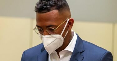 Der Fußball-Profi und ehemalige Nationalspieler Jerome Boateng im Amtsgericht München. Foto: Peter Kneffel/dpa