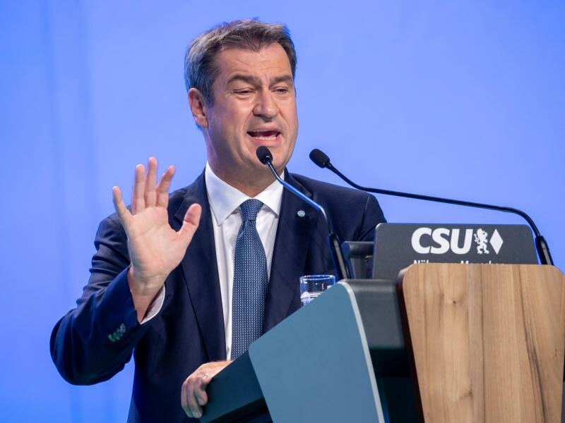 Markus Söder, CSU-Parteivorsitzender und Ministerpräsident von Bayern, spricht auf dem Parteitag in Nürnberg. Foto: Daniel Karmann/dpa