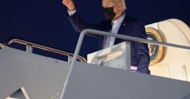 Auf nach New York - US-Präsident Joe Biden wird zum 20. Jahrestag der Terroranschläge vom 11. September 2001 drei Gedenkfeierlichkeiten besuchen. Foto: Evan Vucci/AP/dpa