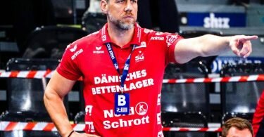 Trainer Maik Machulla und seine Flensburger kamen gegen Erlangen nicht über ein Remis hinaus. Foto: Axel Heimken/dpa