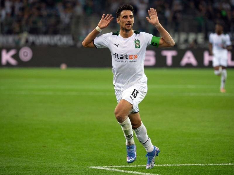 Mönchengladbachs Lars Stindl feiert sein Tor zum 1:0. Foto: Federico Gambarini/dpa