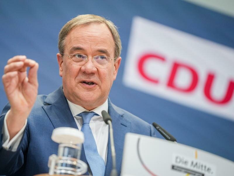 Unions-Kanzlerkandidat Armin Laschet stellt nach den Gremiensitzungen seiner Partei im Konrad-Adenauer-Haus das «Sofortprogramm» für die Bundestagswahl vor. Foto: Kay Nietfeld/dpa
