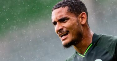 Will sich mit seinen Leistungen beim VfL Wolfsburg für Frankreichs Nationalteam empfehlen: Maxence Lacroix. Foto: Swen Pförtner/dpa