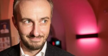 Jan Böhmermann gibt dem «ZDF Magazin Royale» Gesicht. Foto: Christophe Gateau/dpa