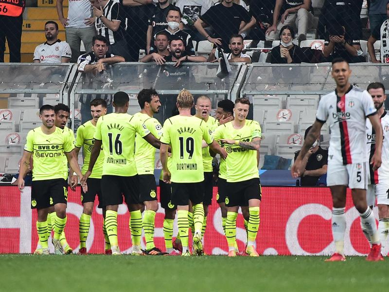 Borussia Dortmund setzte sich knapp bei Besiktas Istanbul durch. Foto: Mustafa Alkac/dpa