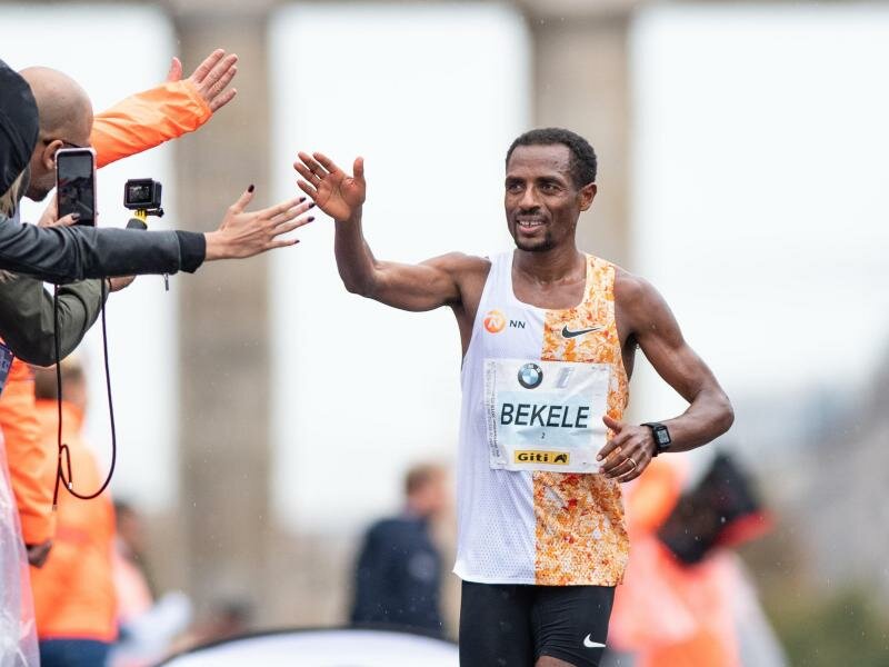 Geht mit Zuversicht in den Berlin-Marathon: Der Äthiopier Kenenisa Bekele. Foto: Soeren Stache/dpa-Zentralbild/dpa
