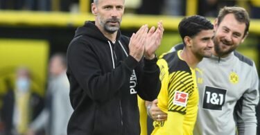 Dortmunds Trainer Marco Rose gibt sich vor der Partie in Mönchengladbach gelassen. Foto: Bernd Thissen/dpa