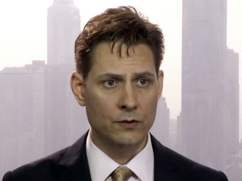 Fast drei Jahre nach seiner Festnahme in China wird Michael Kovrig in seine Heimat ausgeflogen. Foto: Uncredited/AP/dpa