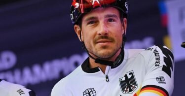 John Degenkolb (r) vor dem Start des WM-Rennens. Foto: Dirk Waem/BELGA/dpa