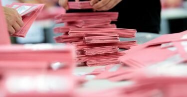Die Bundeswahlleitung geht von mindestens 40 Prozent Briefwahlstimmen aus. Foto: Sven Hoppe/dpa