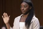 Auch Simone Biles hatte wegen sexuellen Missbrauchs gegen den früheren amerikanischen Teamarzt Larry Nassar geklagt. Foto: Saul Loeb/Pool AFP/AP/dpa