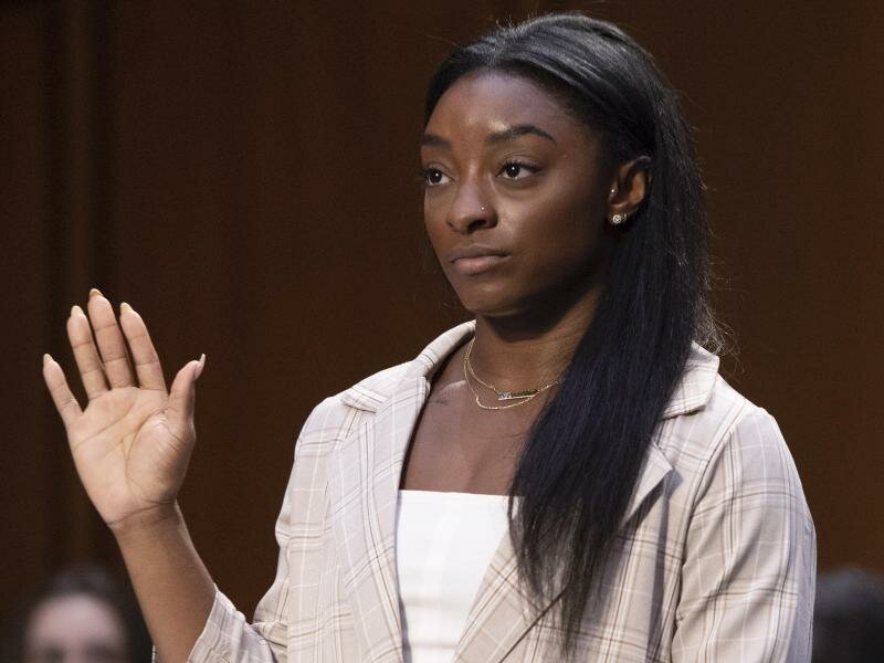 Auch Simone Biles hatte wegen sexuellen Missbrauchs gegen den früheren amerikanischen Teamarzt Larry Nassar geklagt. Foto: Saul Loeb/Pool AFP/AP/dpa