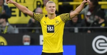 Kehrt BVB-Torjäger Erling Haaland im Heimspiel gegen Augsburg zurück?. Foto: Bernd Thissen/dpa
