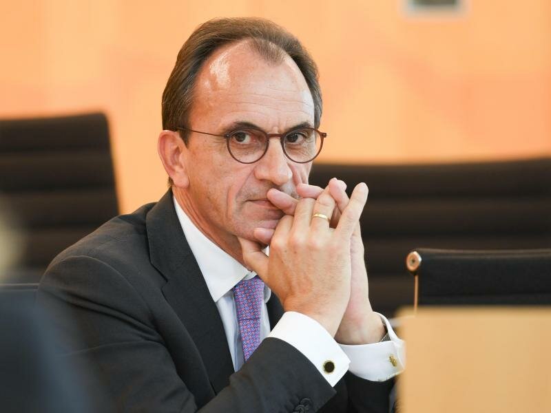 «Haben die Kompetenz und den festen Willen, für mehr Steuergerechtigkeit zu sorgen»: Hessens Finanzminister Michael Boddenberg hat angeboten, die «Pandora Papers» zentral auszuwerten. Foto: Arne Dedert/dpa