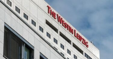 Ein Hotel-Mitarbeiter soll Gil Ofarim aufgefordert haben, seinen Davidstern einzupacken. Dann dürfe er einchecken. Foto: Hendrik Schmidt/dpa