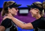 Konnten ihren Coup in Italien kaum fassen:&nbsp;Karla Borger (r) und Julia Sude. Foto: -/FIVB /dpa