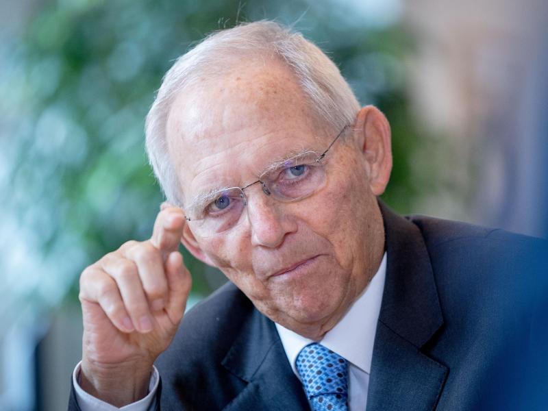 Wolfgang Schäuble (CDU), Bundestagspräsident, im Gespräch mit der Deutschen Presse-Agentur. Foto: Kay Nietfeld/dpa