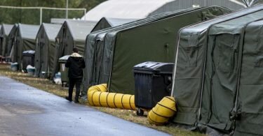 In Brandenburg und Sachsen füllen sich die Aufnahmeeinrichtungen mit Menschen, die über Belarus nach Deutschland kommen. Foto: Fabian Sommer/dpa