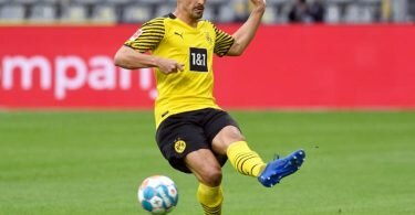 Dortmunds Abwehrchef Mats Hummels bewertete den Saisonstart seiner Borussia unlängst mit der Note 2. Foto: Bernd Thissen/dpa