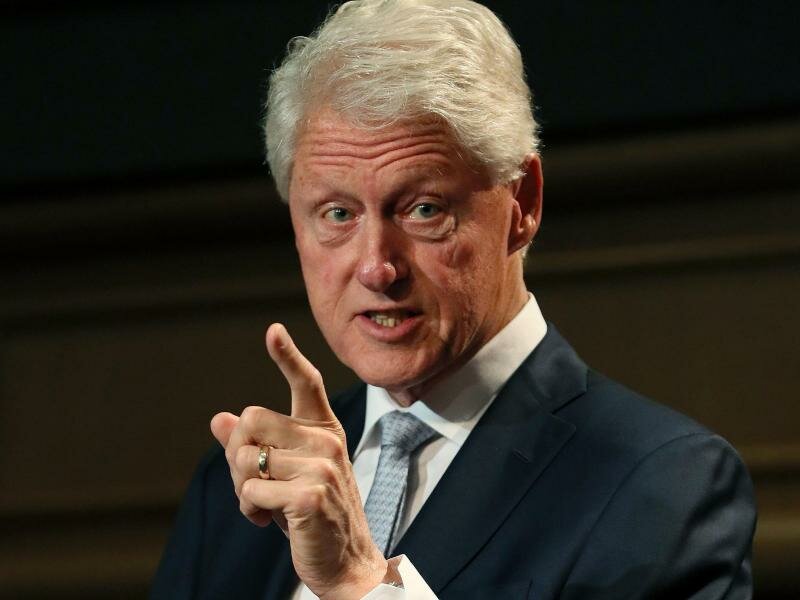Bill Clinton bei einer Konferenz im irischen Dublin. Der ehemalige US-Präsident ist in ein Krankenhaus im US-Staat Kalifornien eingeliefert worden. Foto: Brian Lawless/PA Wire/dpa