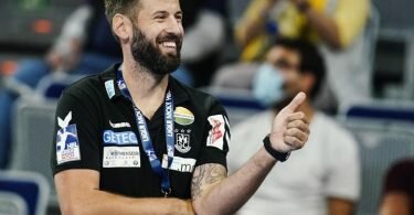 Sein Team präsentiert sich in Topform: Magdeburgs Trainer Bennet Wiegert. Foto: Uwe Anspach/dpa/Archivbild