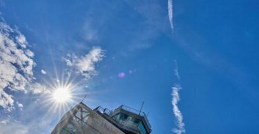 Der Schein trügt:&nbsp;Am Flughafen Hahn gehen bald die Lichter aus. Foto: Thomas Frey/dpa