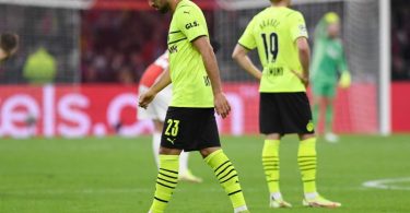 Borussia Dortmund musste eine heftige Auswärtspleite bei Ajax Amsterdam hinnehmen. Foto: Bernd Thissen/dpa