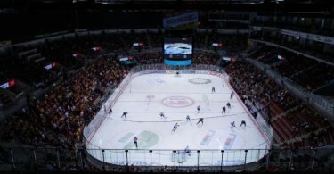 Bei der DEG gibt es mehrere positive Corona-Fälle. Foto: Rolf Vennenbernd/dpa