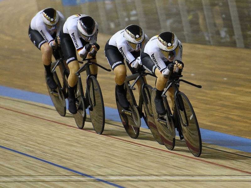 Franziska Brauße, Lisa Brennauer, Mieke Kröger und Laura Süßemilch fuhren in Roubaix zu Gold. Foto: Francois Lo Presti/AFP/dpa