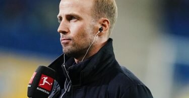 Gastiert mit Hoffenheim beim FC Bayern: 1899-Coach Sebastian Hoeneß. Foto: Uwe Anspach/dpa