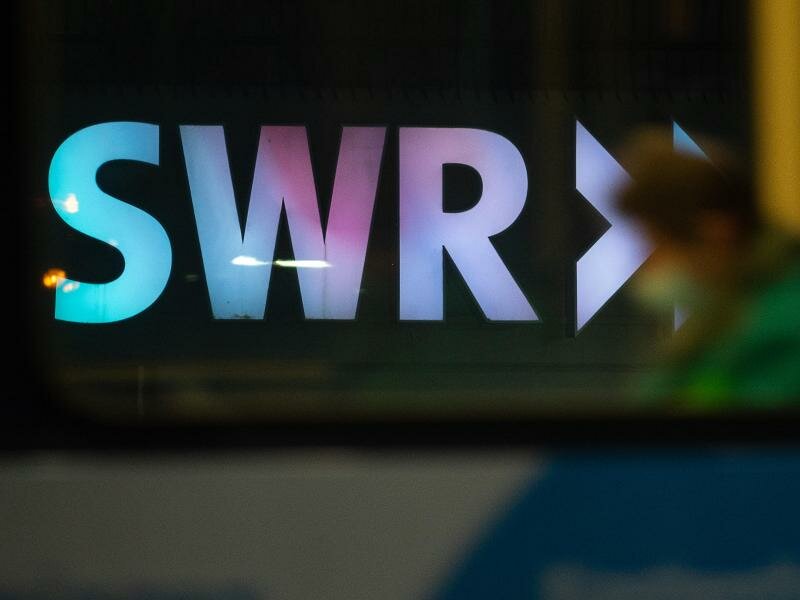 Funkhaus des Südwestrundfunks (SWR) in&nbsp;Stuttgart. Während einer Live-Schalte des Südwestrundfunks (SWR) zum Mannheimer CDU-Kreisparteitag hat ein Stadtrat der Partei die sprechende Reporterin so lange unterbrochen und kritisiert, bis diese den Beitrag abbrechen musste. Foto: Sebastian Gollnow/dpa