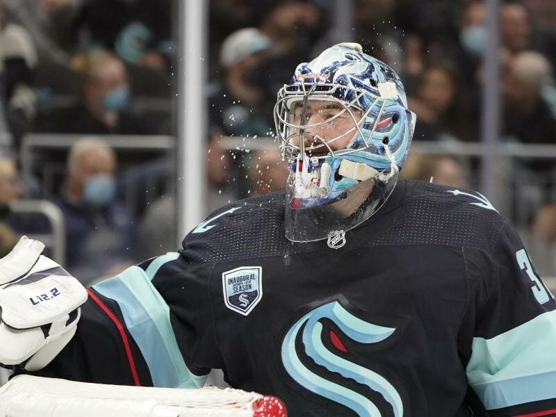 Philipp Grubauer konnte Seattles fünfte Niederlage im sechsten Spiel trotz seiner 22 Paraden nicht verhindern. Foto: Ted S. Warren/AP/dpa
