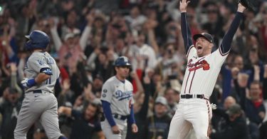 Die Atlanta Braves bezwangen den Titelverteidiger Los Angeles Dodgers und komplettieren das Finale der nordamerikanischen MLB. Foto: Brynn Anderson/AP/dpa