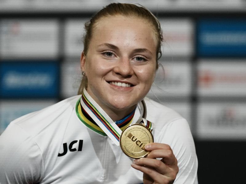 Holte ihr drittes WM-Gold in Roubaix: Lea Sophie Friedrich. Foto: Thibault Camus/AP/dpa