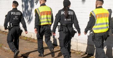 Die Münchener Polizei hat einen 17-Jährigen festgenommen. Foto: Peter Kneffel/dpa