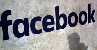 Die Zahl täglich bei Facebook aktiver Nutzer stieg binnen drei Monaten von 1,91 auf 1,93 Milliarden. Foto: Thibault Camus/AP/dpa