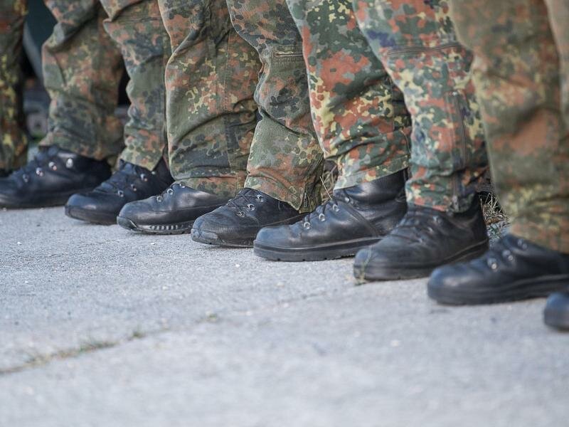 Hinweise auf neue Extremismusverdachtsfälle kamen vor allem aus der Truppe selbst (Symbolbild). Foto: Sebastian Gollnow/dpa