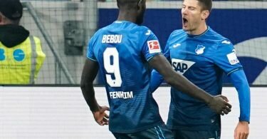 Die Hoffenheimer Ihlas Bebou (l) und Andrej Kramaric feiern den Sieg gegen Hertha BSC. Foto: Uwe Anspach/dpa