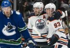 Leon Draisaitl (M) traf für die Edmonton Oilers. Foto: Rich Lam/The Canadian Press/AP/dpa