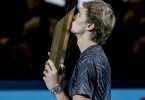 Alexander Zverev holte sich in Wien seinen insgesamt 18. Titel. Foto: Lisa Leutner/AP/dpa