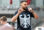Attila Hildmann, Kochbuchautor und Anti-Corona-Aktivist, bei einer Kundgebung gegen Corona-Einschränkungen auf dem Washingtonplatz in Berlin. Foto: Christophe Gateau/dpa
