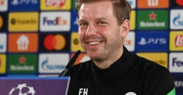 Kann gegen Salzburg wieder auf Torjäger Wout Weghorst zurückgreifen:&nbsp;Wolfsburg-Coach Florian Kohfeldt. Foto: Swen Pförtner/dpa