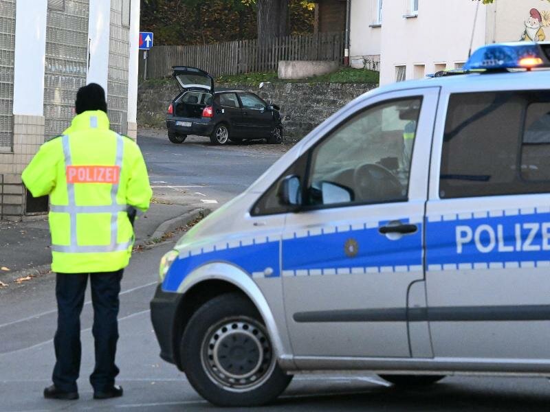 Für ein Mädchen kam jede Hilfe zu spät. Foto: Swen Pförtner/dpa
