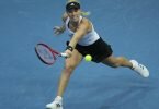 Angelique Kerber aus Deutschland in Aktion beim Billie Jean King Cup in Prag. Foto: Petr David Josek/AP/dpa
