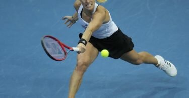 Angelique Kerber aus Deutschland in Aktion beim Billie Jean King Cup in Prag. Foto: Petr David Josek/AP/dpa