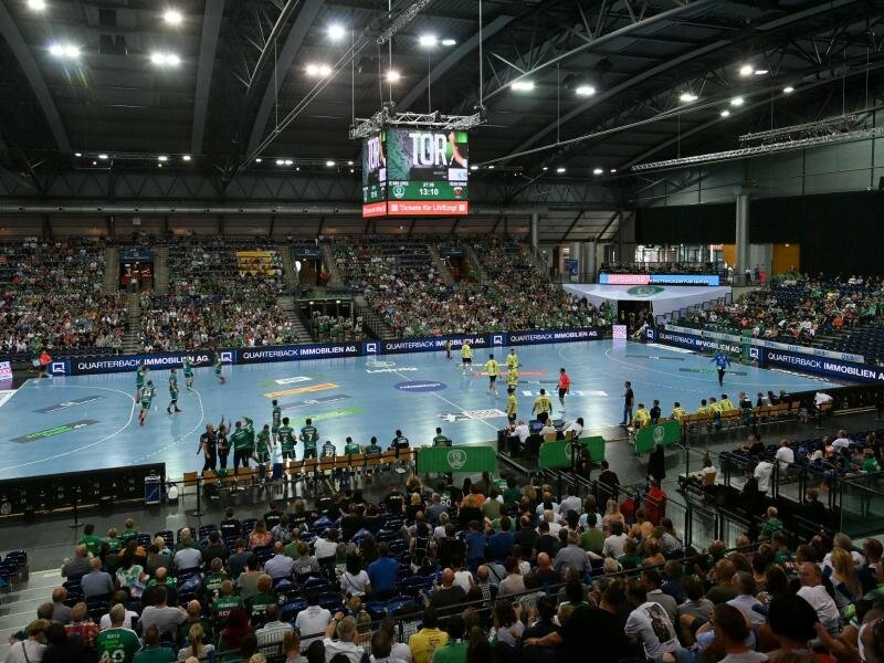 Auch in der Handball-Bundesliga füllen sich die Hallen langsam wieder. Foto: Hendrik Schmidt/dpa-Zentralbild/ZB