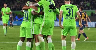 Der VfL Wolfsburg setzte sich gegen Red Bull Salzburg durch. Foto: Swen Pförtner/dpa