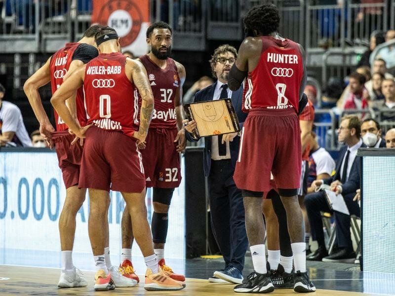 Die Basketballer des FC Bayern München verloren überraschend in Würzburg. Foto: Andreas Gora/dpa