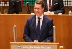 Der neue Ministerpräsident von Nordrhein-Westfalen, Hendrik Wüst (CDU), spricht im Landtag. Foto: Rolf Vennenbernd/dpa
